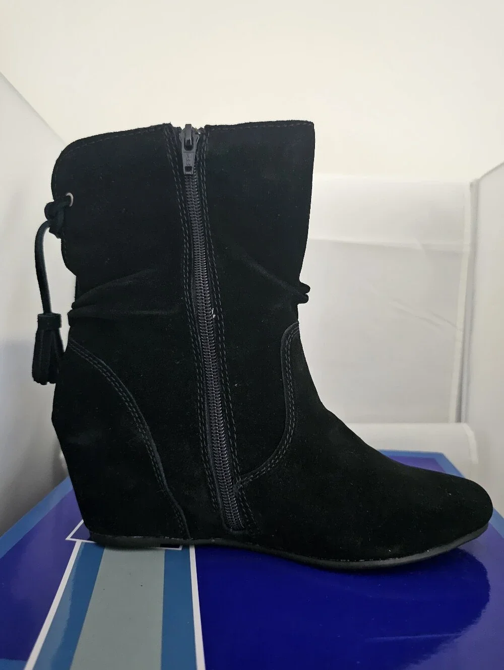 NIB White Mountain Women's Black Suede Wedge Ankle Boot with Tassel SZ 7.5